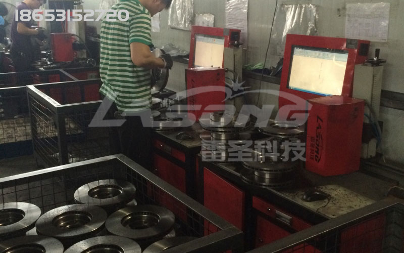 氣動(dòng)剎車盤打標(biāo)機(jī) 生產(chǎn)現(xiàn)場(chǎng)